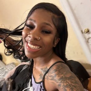 Meet your Posher, Davila